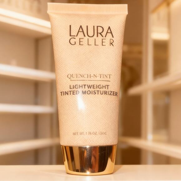 Laura Geller Quench Tint Light Hydrating Tinted Moisturizer Foundation In Medium - Picture 1 of 5
